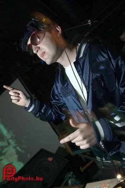DJ Deekline